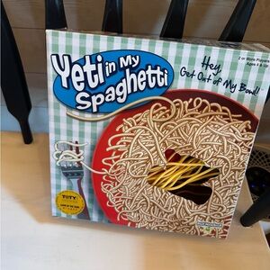 Hasbro Yeti in My Spaghetti Game - Red and White